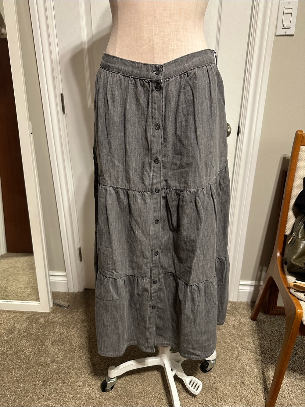 NYFD Gray Button-Front Tiered Maxi Skirt - medium